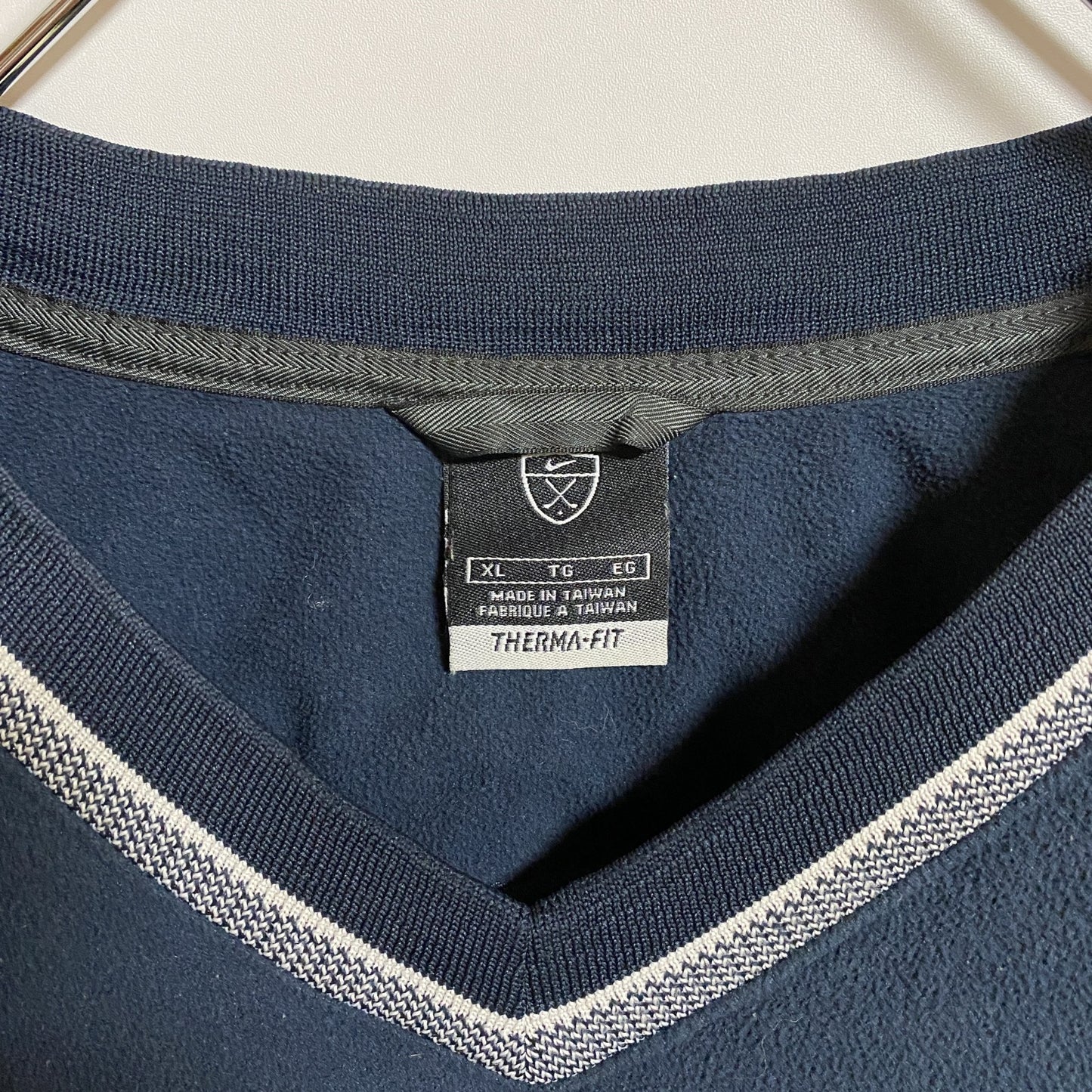 古着 used NIKE ナイキ 長袖ナイロンフリースプルオーバー ワンポイント刺繍 Vネック ビッグシルエット XLサイズ