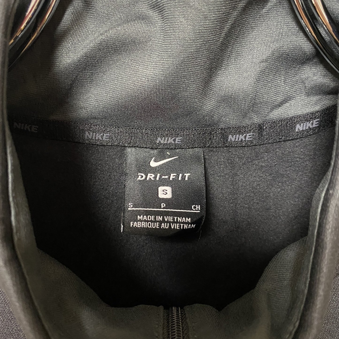 古着 used NIKE ナイキ DRI-FIT 長袖ハーフジップスウェット スポーツウェア 黒 ワンポイントロゴ Sサイズ