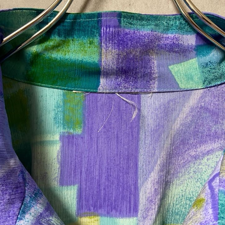 古着 used 長袖肩パッド付きナイロンジャケット 総柄アウター アートプリント マルチカラー ハイネック Lサイズ