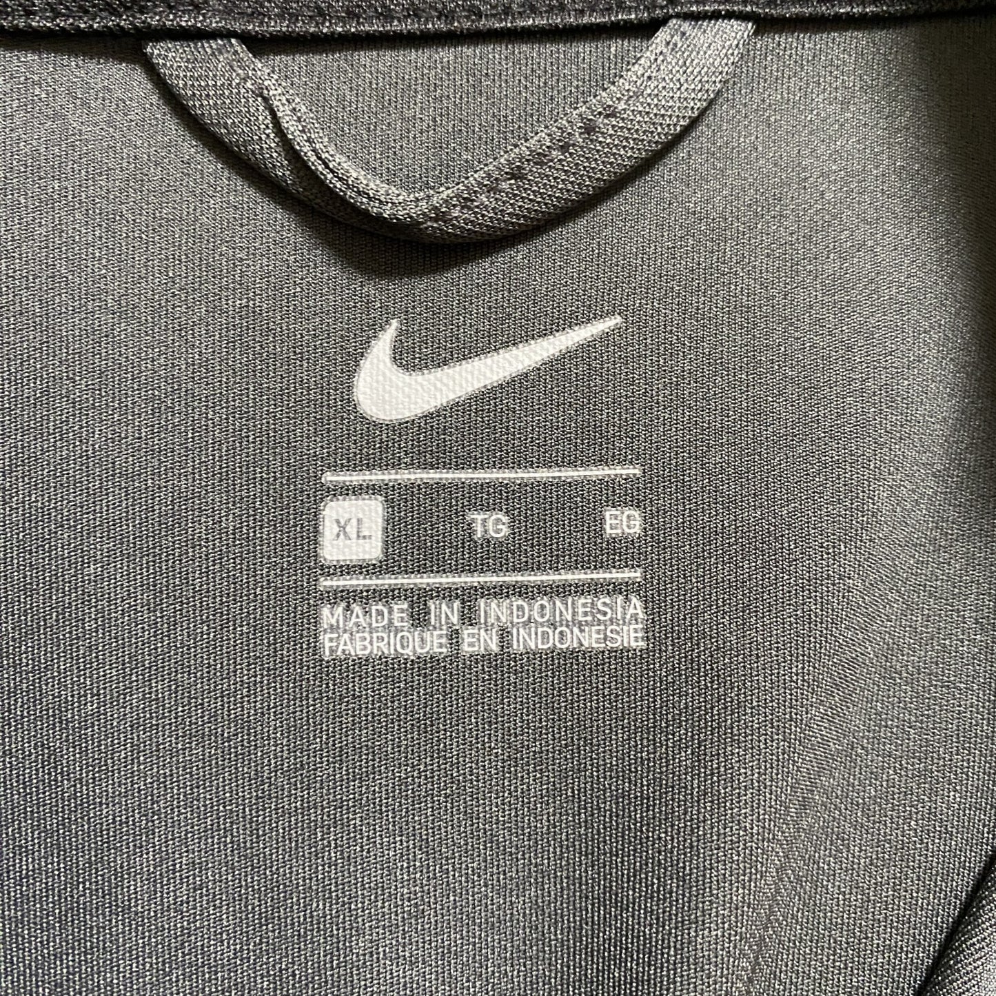 古着 used NIKE ナイキ 長袖トラックジャケット ジャージ ワンポイント刺繍 バスケ 黒 ブラック オーバーサイズ