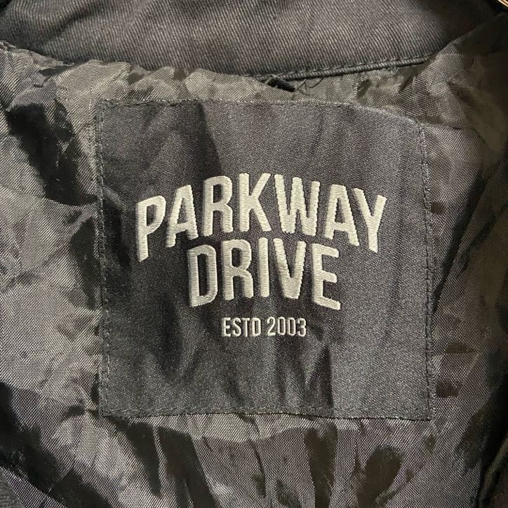 古着 used PARKWAY DRIVE 長袖モッズコート バックプリント ワッペン付き 黒 ブラック 秋冬服 Mサイズ