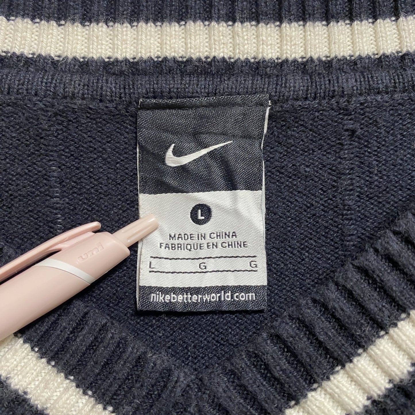 古着 used NIKE ナイキ 長袖Vネックニット セーター ワンポイント刺繡 黒 ブラック 秋冬服 Lサイズ