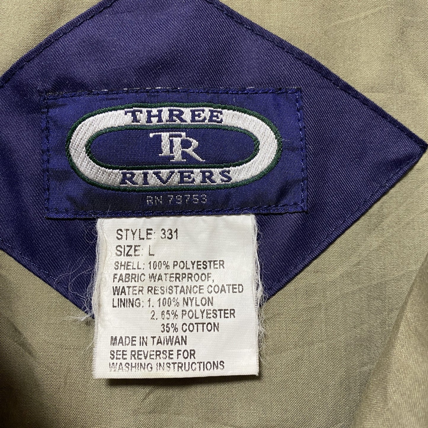 古着 used THREE RIVERS 長袖ナイロンジャケット スイングトップ ワンポイント刺繍 ネイビー シンプル Lサイズ