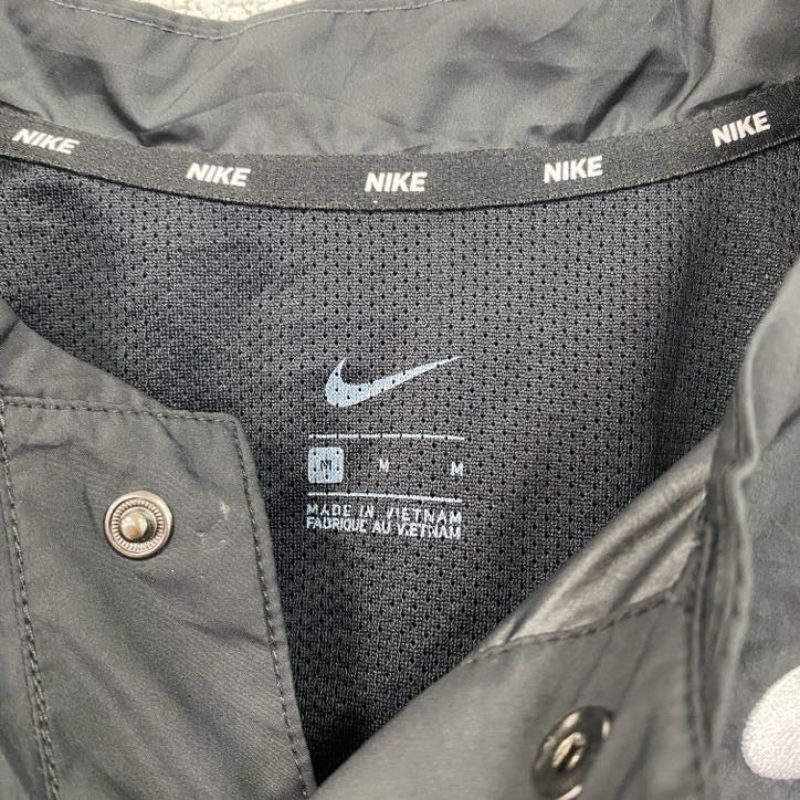 NIKE ナイキ 半袖ナイロンプルオーバー 黒 ブラック Mサイズ