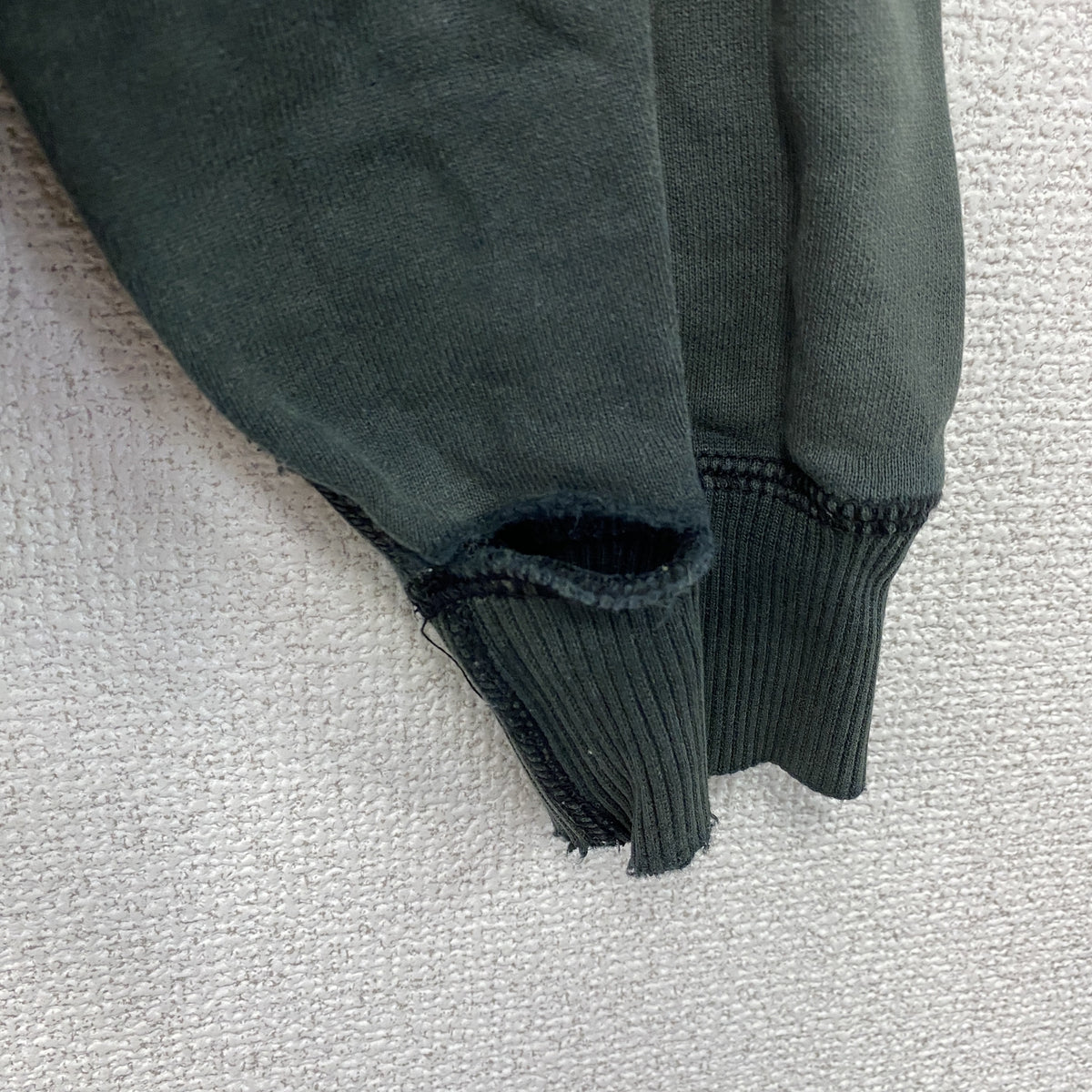 UNIQLO　ユニクロ　スウェット/トレーナー　無地　フェード　黒　ブラック　Mサイズ　古着