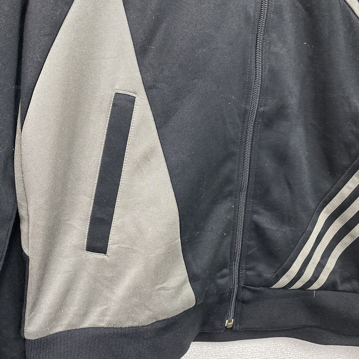 adidas　アディダス　トラックジャケット/ジャージ　黒　ブラック　グレー　XOサイズ　古着