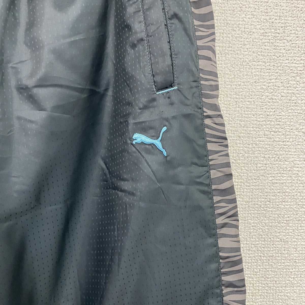 PUMA　プーマ　WINDCELL　ウィンドブレーカーパンツ　ダークグレー　Lサイズ　古着