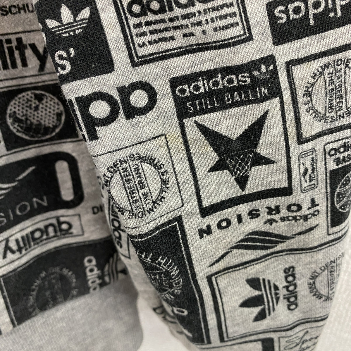 adidas　アディダス　フルジップパーカー/フーディー　総柄　グレー　XSサイズ　古着