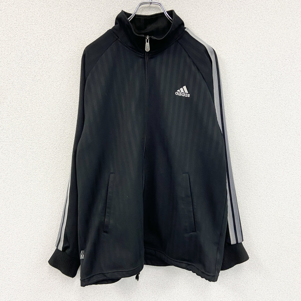 adidas　アディダス　トラックジャケット/ジャージ　黒　ブラック　Lサイズ　古着