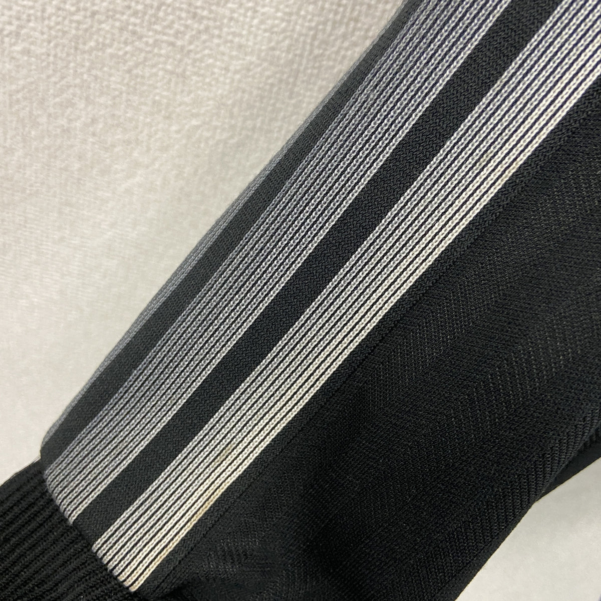 adidas　アディダス　トラックジャケット/ジャージ　黒　ブラック　Lサイズ　古着