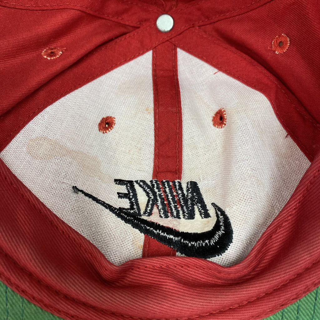 NIKE　ナイキ　キャップ　刺　赤　レッド　ｆサイズ　古着