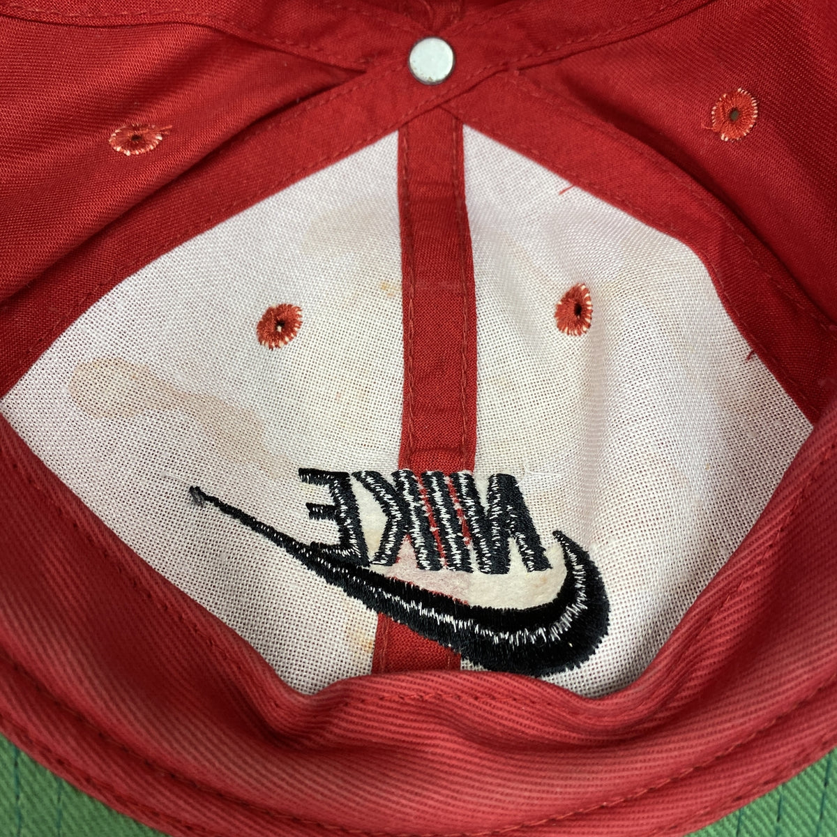 NIKE　ナイキ　キャップ　刺　赤　レッド　ｆサイズ　古着