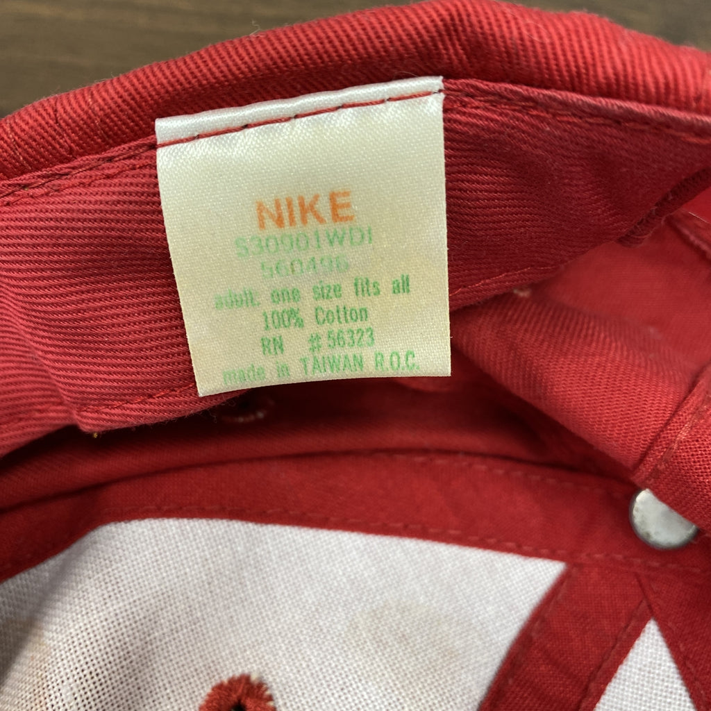 NIKE　ナイキ　キャップ　刺　赤　レッド　ｆサイズ　古着
