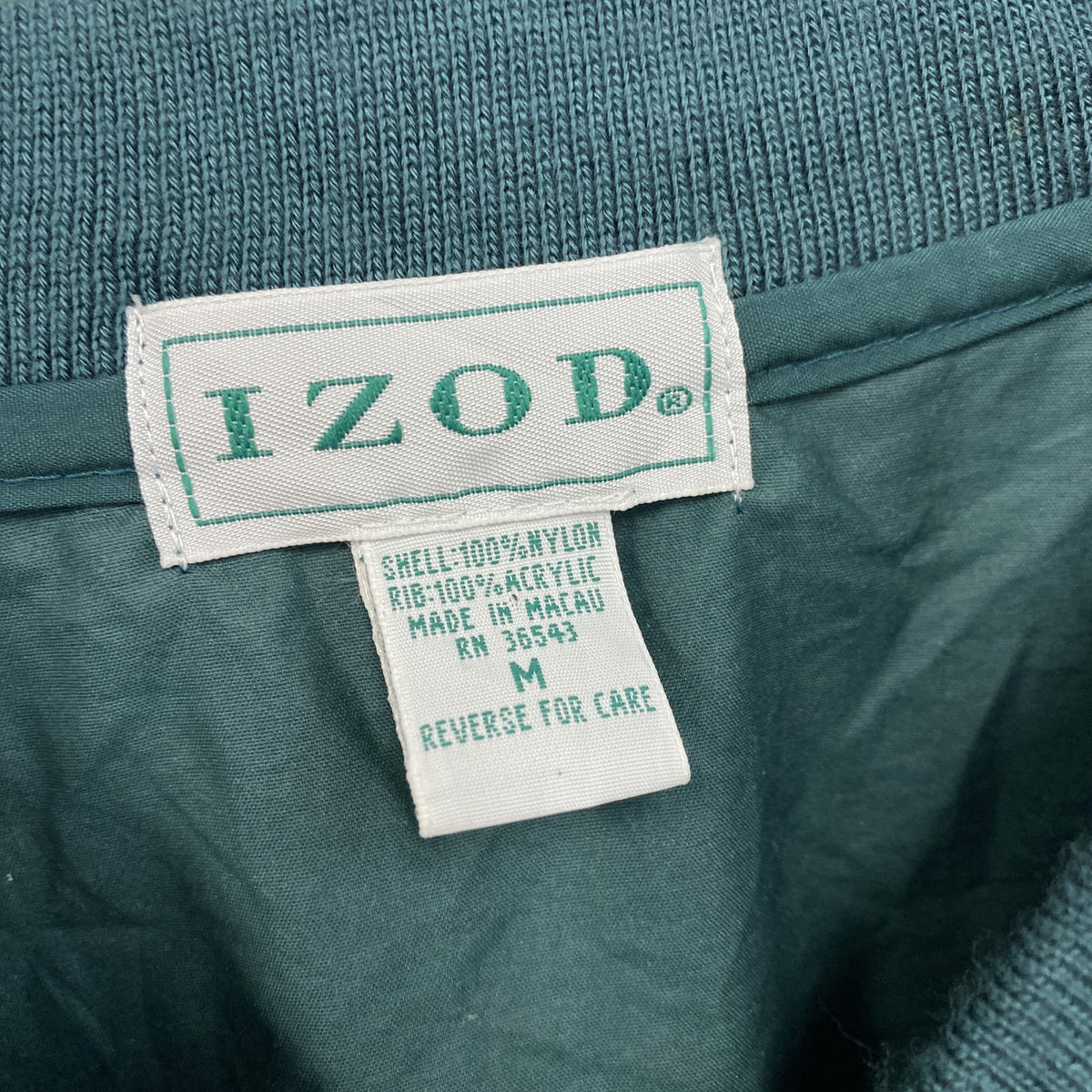90s　IZOD　アイゾッド　ナイロンプルオーバージャケット　刺繍ロゴ　ヴィンテージ　緑　グリーン　Mサイズ ウインドブレーカー ナイロンアウター メンズ 古着