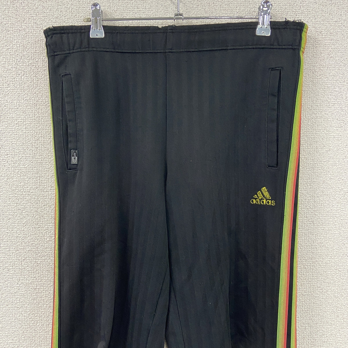 adidas　アディダス　トラックパンツ/ジャージパンツ　黒　ブラック　Mサイズ　古着