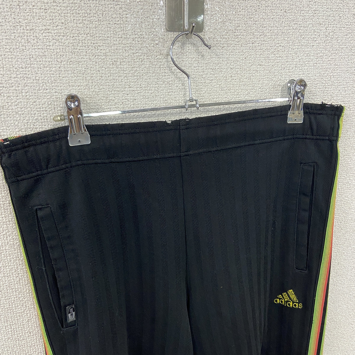 adidas　アディダス　トラックパンツ/ジャージパンツ　黒　ブラック　Mサイズ　古着