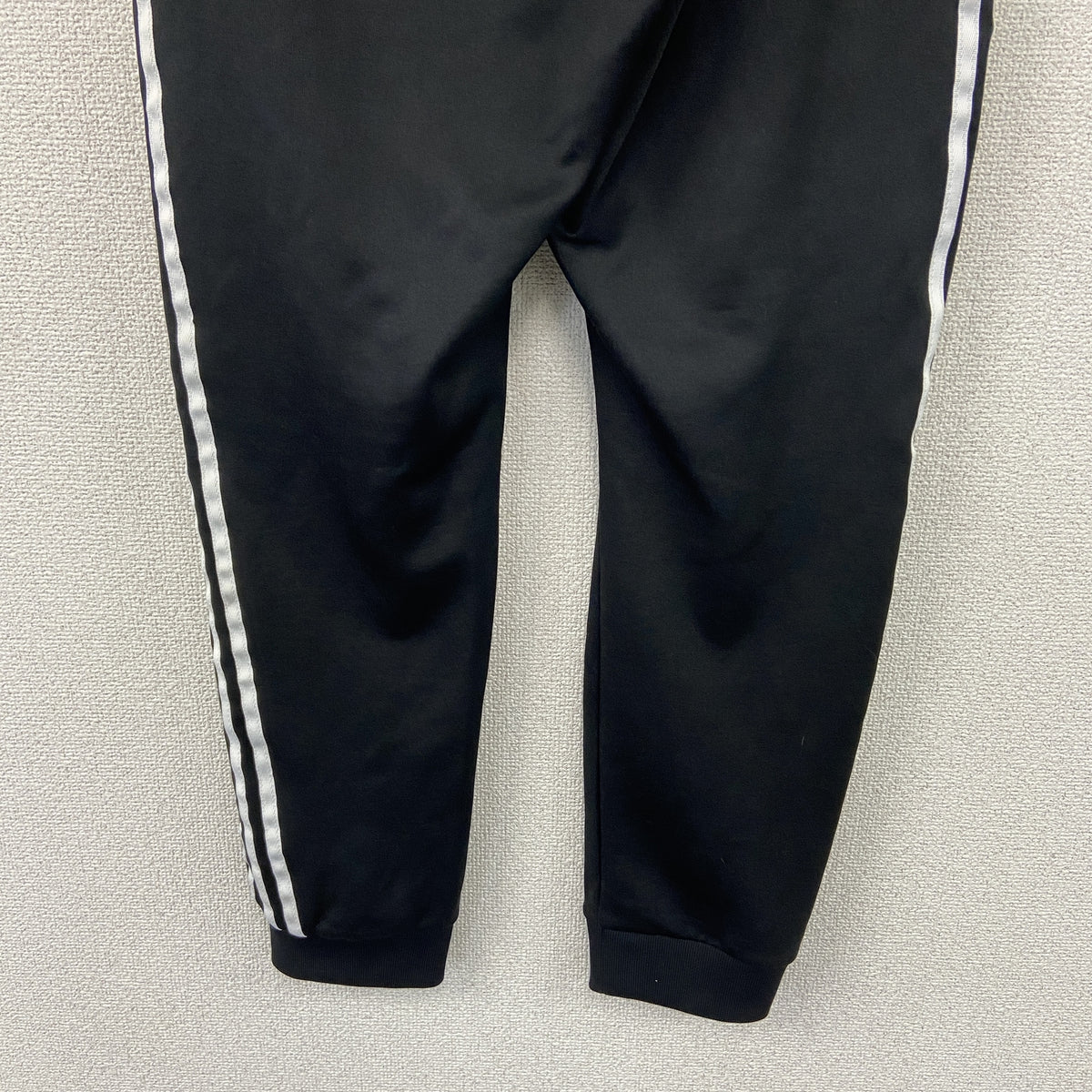adidas　アディダス　トラックパンツ/ジャージパンツ　黒　ブラック　古着