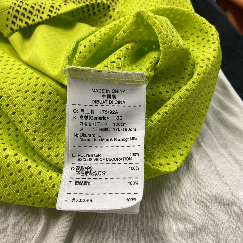 NIKE　ナイキ　半袖プリントTシャツ　黄色　イエロー　Lサイズ　古着