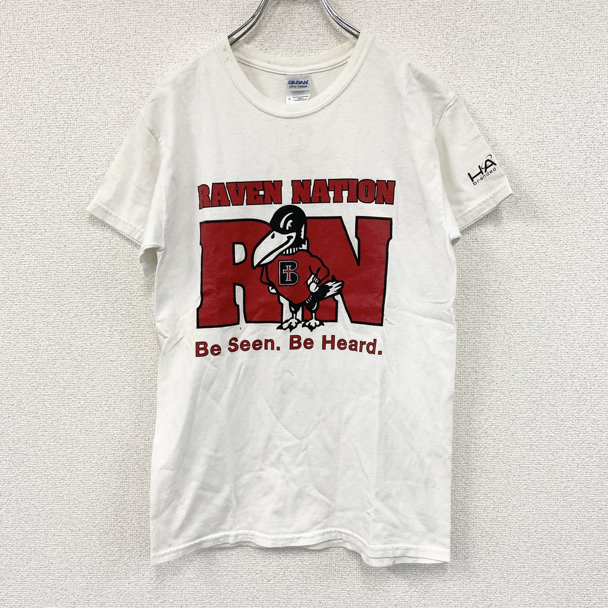 GILDAN　ギルダン　RAVEN NATION　半袖プリントTシャツ　白　ホワイト　Sサイズ カットソー コットン 古着