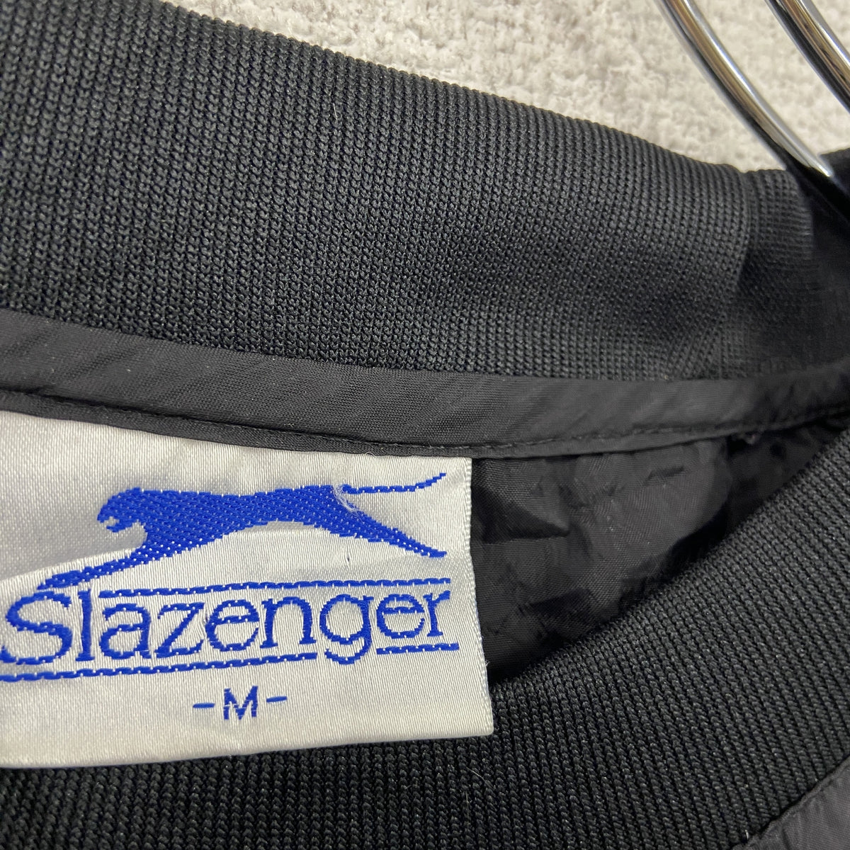 Slazenger　スラセンジャー　ナイロンプルオーバージャケット　刺繍ロゴ　黒　ブラック　Mサイズ ウインドブレーカー ナイロンアウター レディース 古着