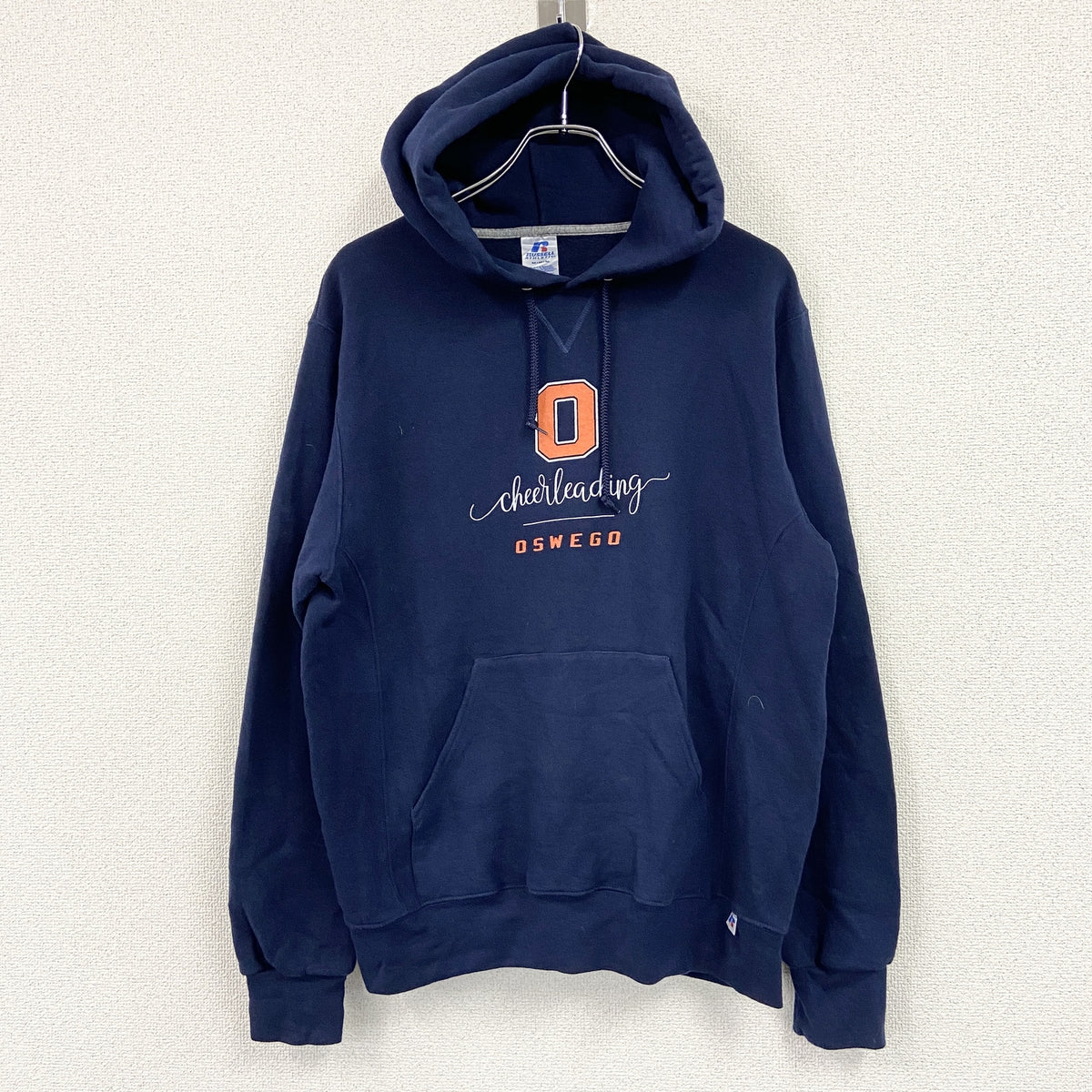 00s　RUSSELL ATHLETIC　ラッセルアスレチック　スウェットパーカー/フーディー　前V　3連プリント　ヴィンテージ　紺　ネイビー　Mサイズ トレーナー スウェットトップス フード付き 古着