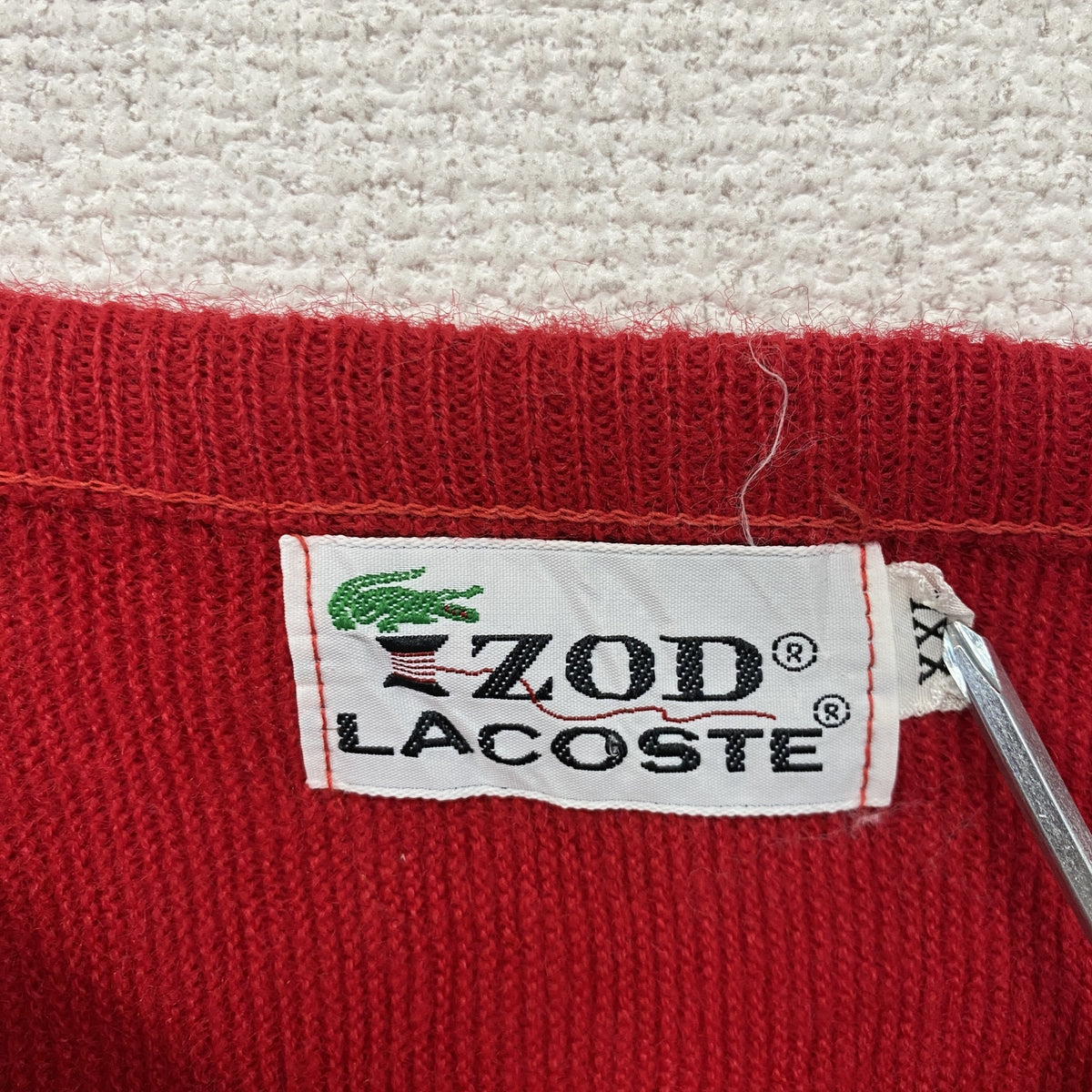 IZOD LACOSTE　アイゾット ラコステ　Vネックニットセーター　赤　レッド　2XLサイズ　古着