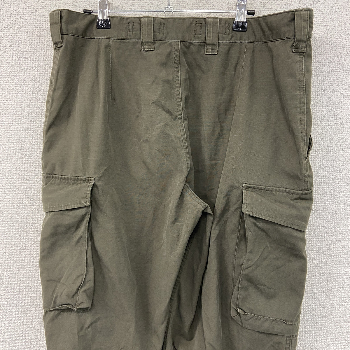 HEERESEIGENTUM　FECSA　オーストラリア軍　カーゴパンツ/ミリタリーパンツ　ジップフライ　カーキ　1サイズ　古着