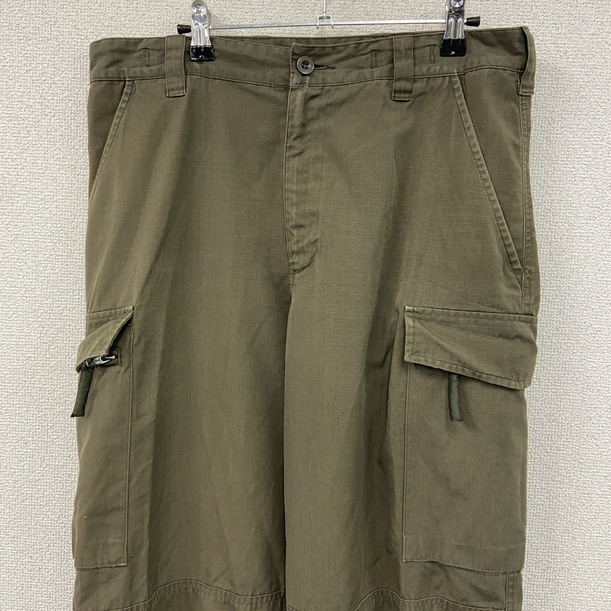HEERESEIGENTUM　FECSA　オーストラリア軍　カーゴパンツ/ミリタリーパンツ　ジップフライ　カーキ　1サイズ　古着