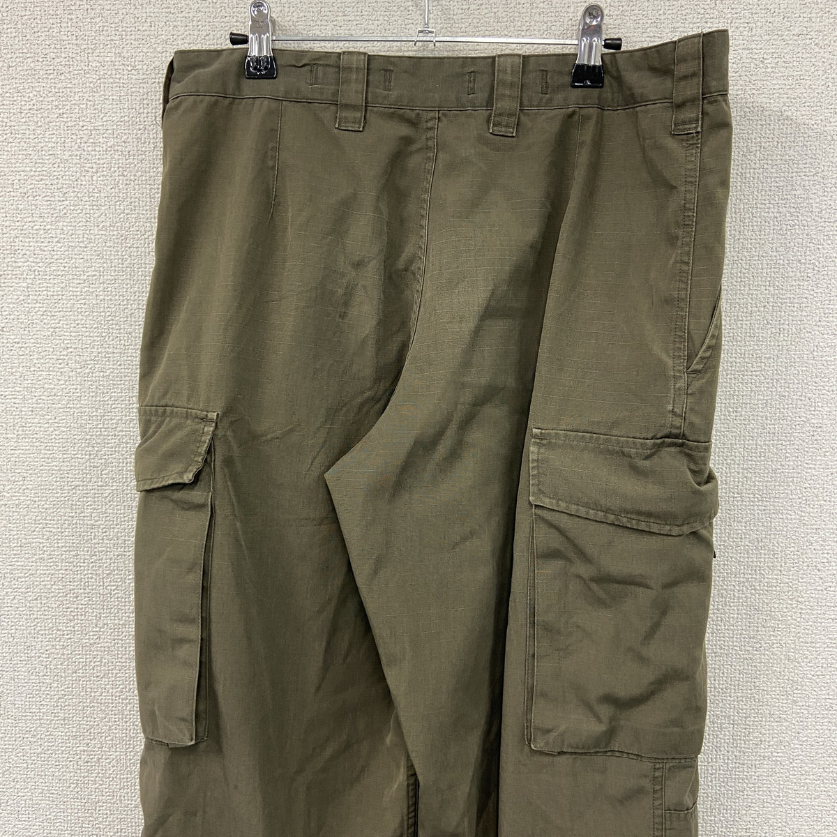HEERESEIGENTUM　FECSA　オーストラリア軍　カーゴパンツ/ミリタリーパンツ　ジップフライ　カーキ　1サイズ　古着
