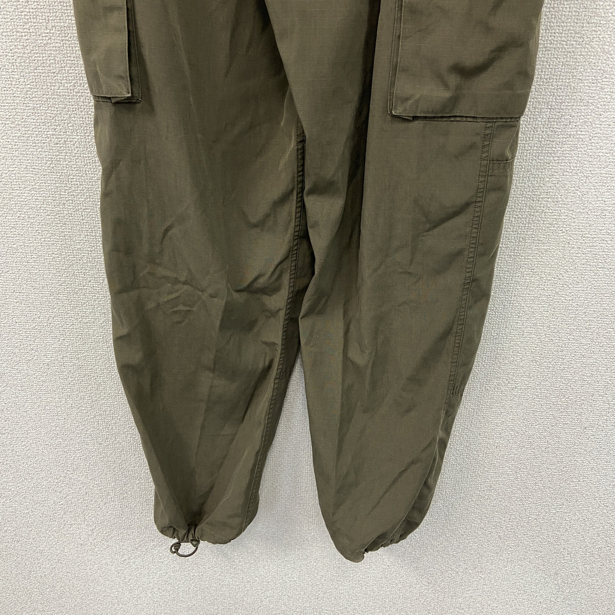 HEERESEIGENTUM　FECSA　オーストラリア軍　カーゴパンツ/ミリタリーパンツ　ジップフライ　カーキ　1サイズ　古着