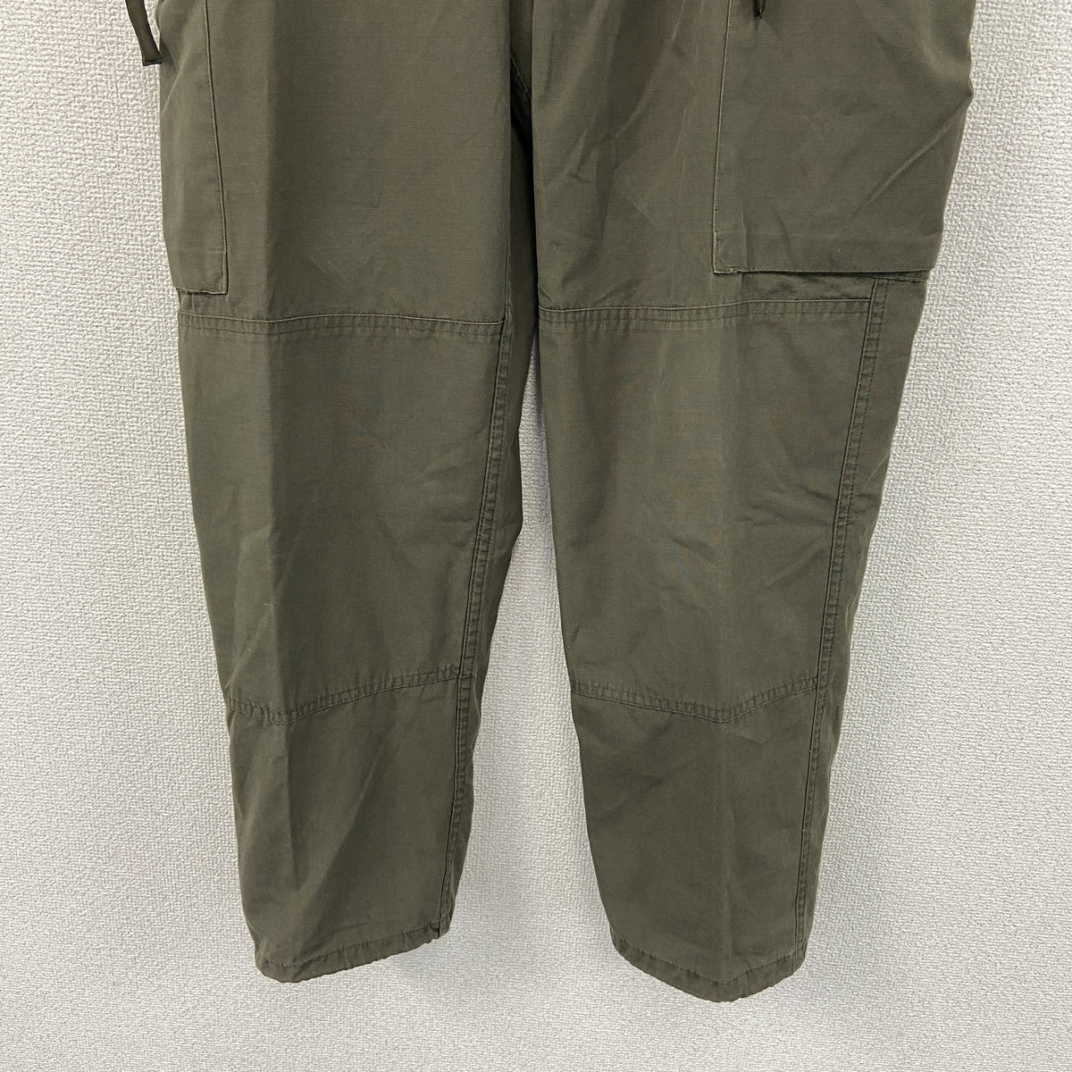 HEERESEIGENTUM　FECSA　オーストラリア軍　カーゴパンツ/ミリタリーパンツ　ジップフライ　カーキ　3サイズ　古着