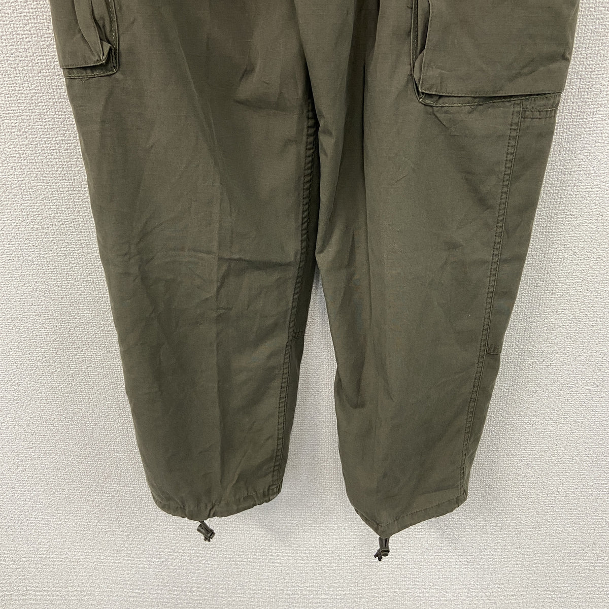 HEERESEIGENTUM　FECSA　オーストラリア軍　カーゴパンツ/ミリタリーパンツ　ジップフライ　カーキ　3サイズ　古着