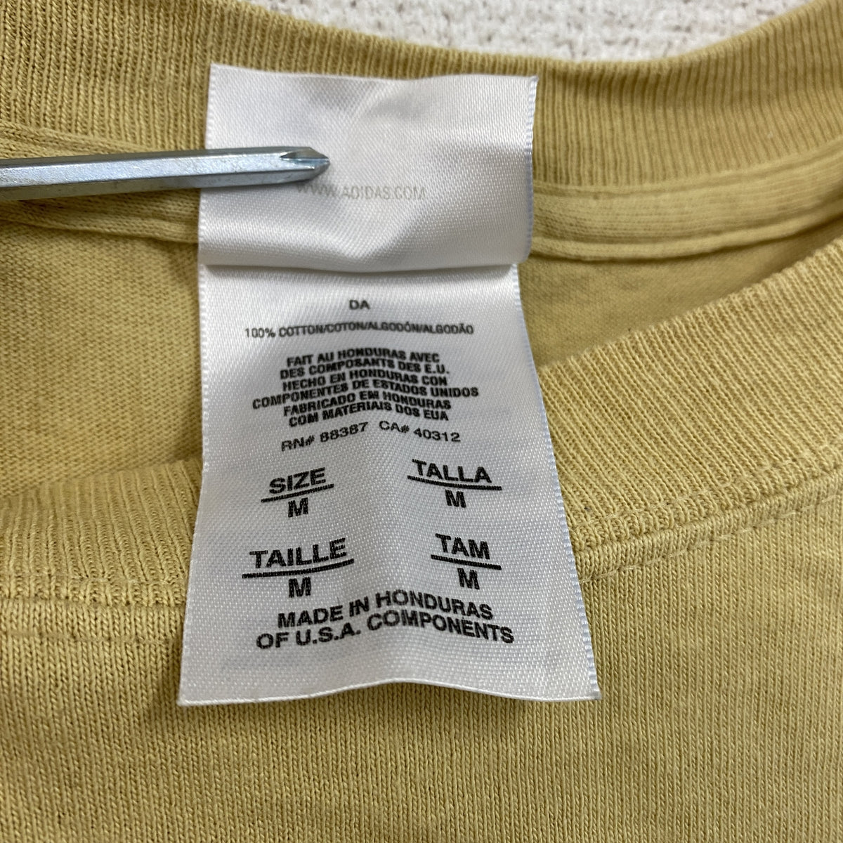 adidasアディダス　半袖プリントTシャツ　黄色　イエロー　Mサイズ　古着
