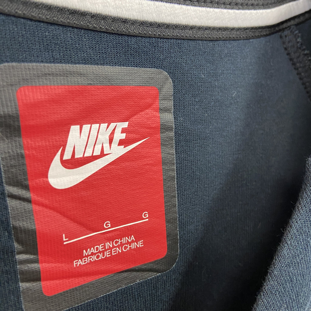 NIKE　ナイキ　スウェット/トレーナー　黒　ブラック　Lサイズ　古着