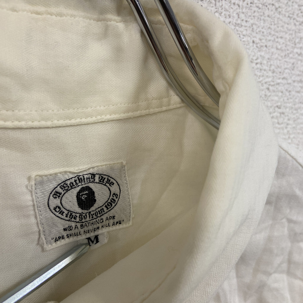 A BATHING APE　アベイシングエイプ　長袖シャツ　ワンポイント刺　白　ホワイト　Mサイズ　古着