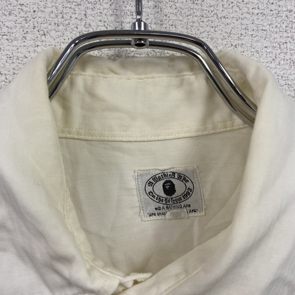A BATHING APE　アベイシングエイプ　長袖シャツ　ワンポイント刺　白　ホワイト　Mサイズ　古着