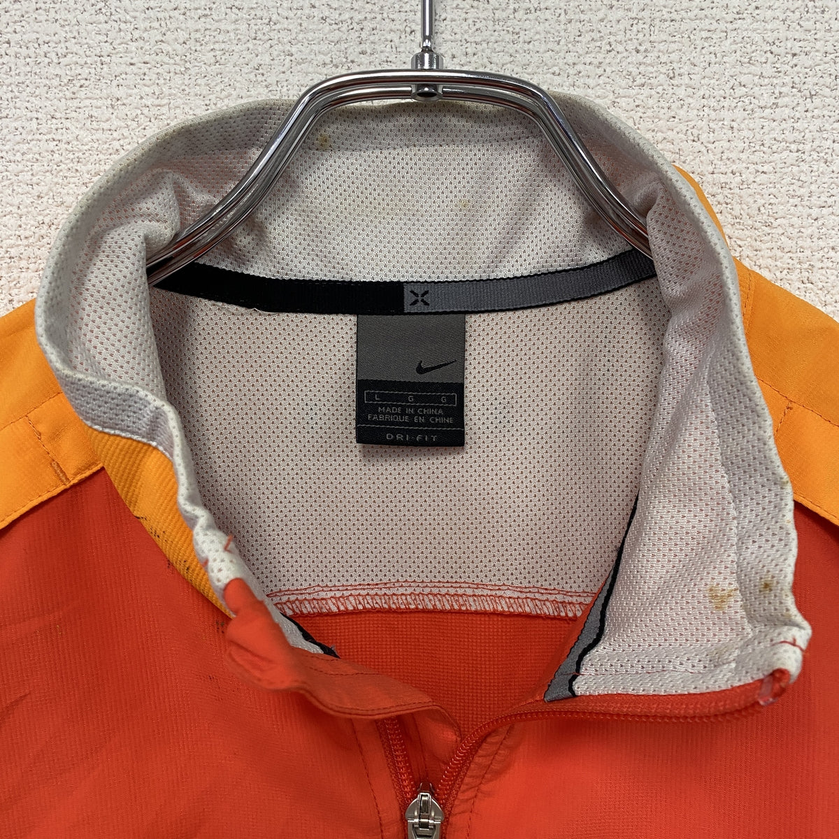 NIKE　ナイキ　フルジップベスト　スウッシュ　オレンジ　Lサイズ　古着