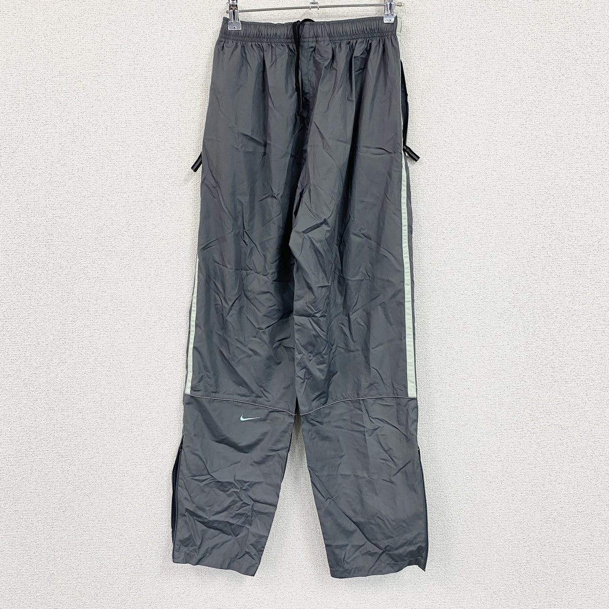 NIKE　ナイキ　トラックパンツ/ジャージパンツ　グレー　Lサイズ　古着