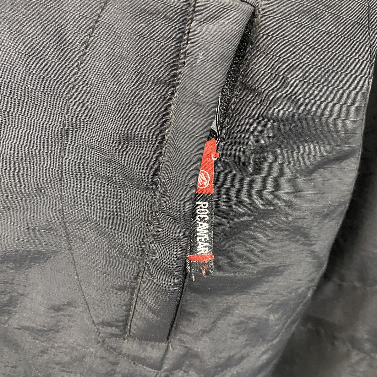 ROCAWEAR　ロカウェア　ダウンジャケット　ダウン70％　黒　ブラック　XLサイズ　古着