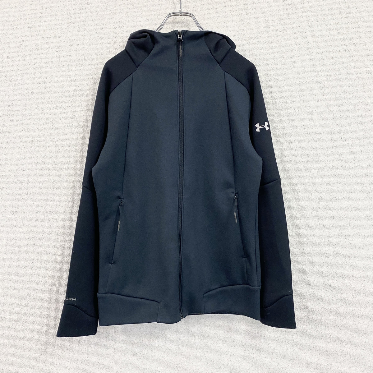 UNDER ARMOUR　アンダーアーマー　フルジップパーカー/フーディー　黒　ブラック　Mサイズ　古着