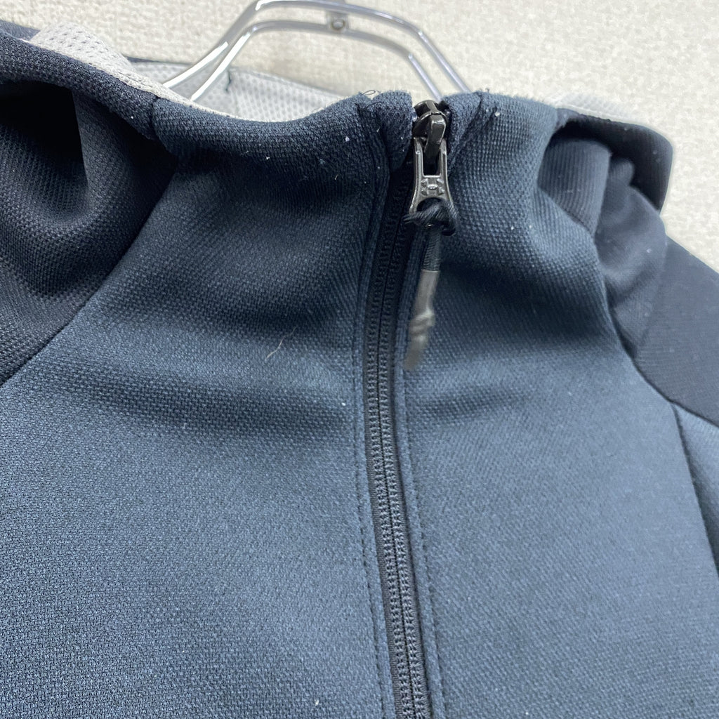 UNDER ARMOUR　アンダーアーマー　フルジップパーカー/フーディー　黒　ブラック　Mサイズ　古着