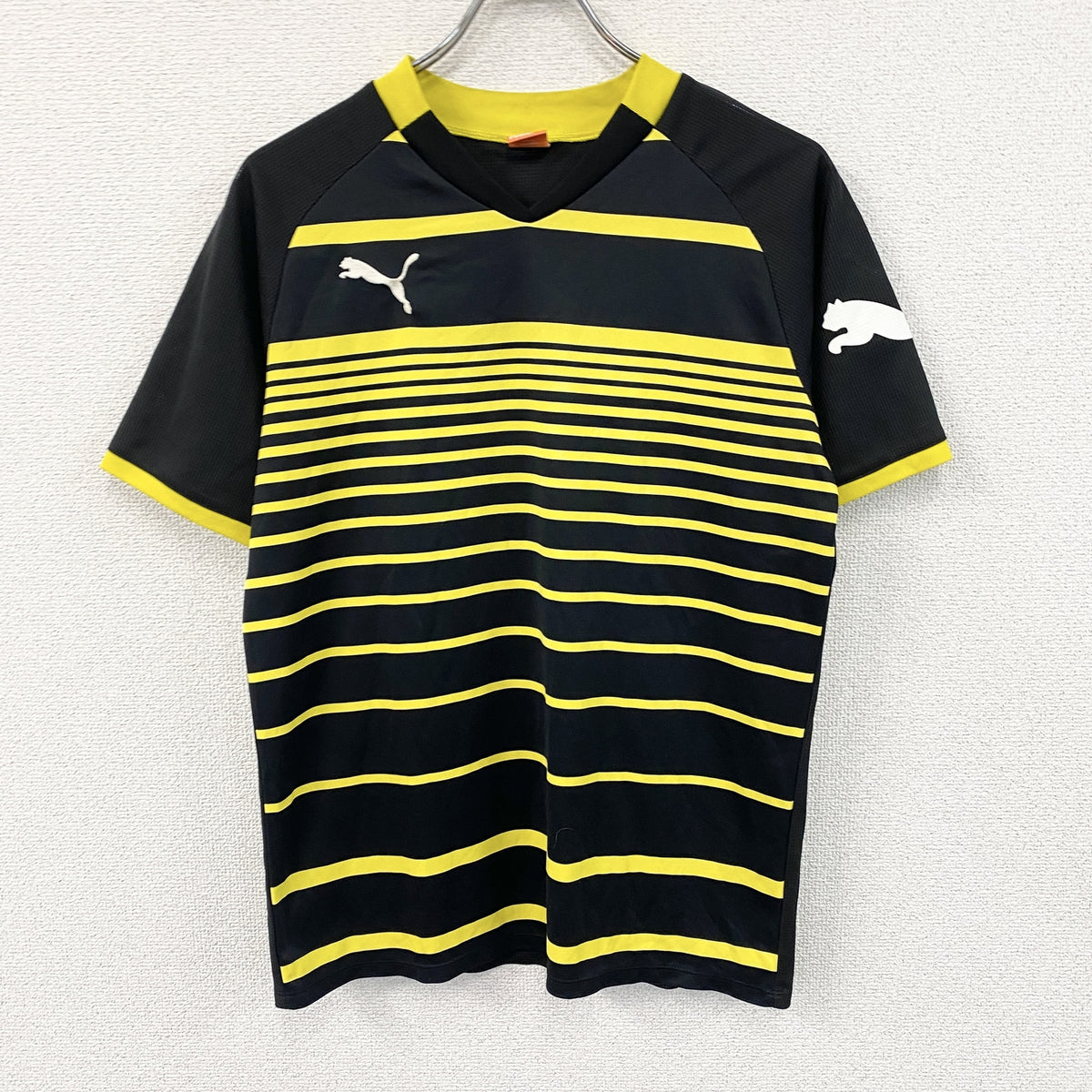 PUMA　プーマ　半袖プリントTシャツ　黒　黄色　ブラック　イエロー　Mサイズ　古着