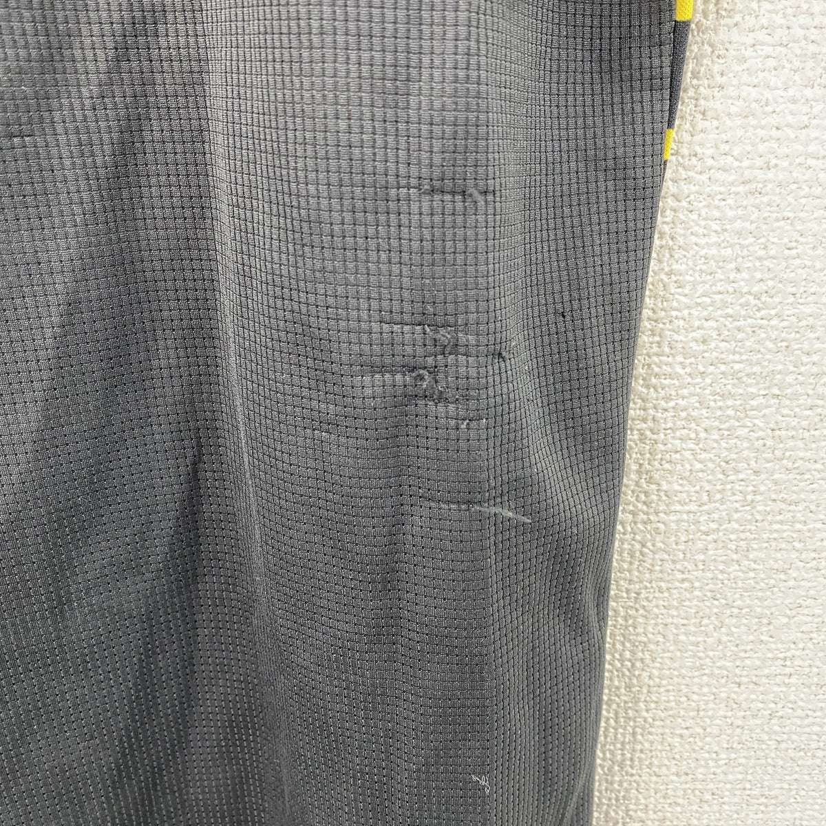 PUMA　プーマ　半袖プリントTシャツ　黒　黄色　ブラック　イエロー　Mサイズ　古着