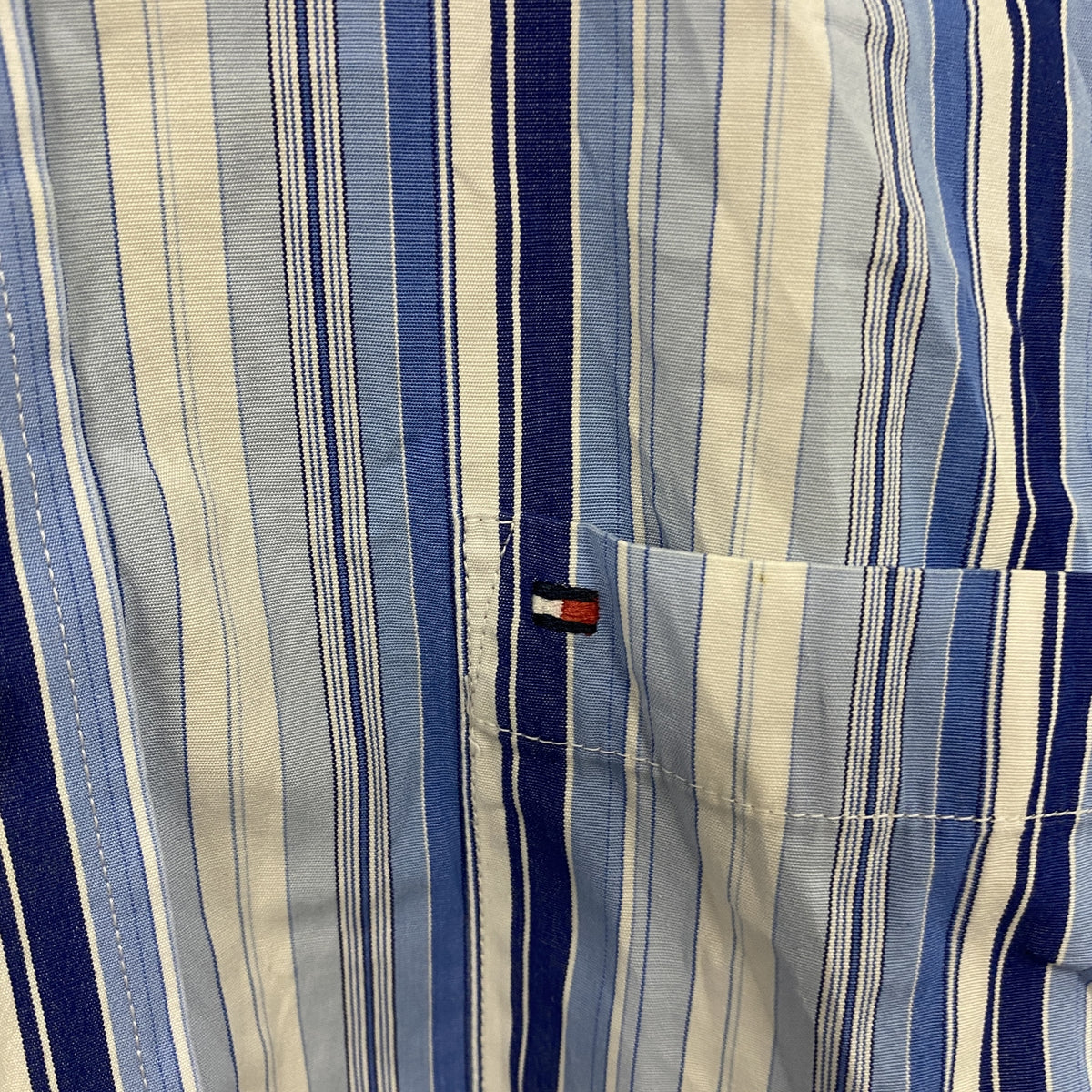TOMMY HILFIGER　トミーヒルフィガー　半袖ボタンダウンシャツ　ストライプ　マルチカラー　青　ブルー　Mサイズ　古着