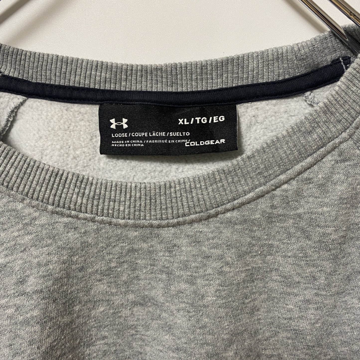 古着 used　UNDER ARMOUR アンダーアーマー　長袖プリントスウェット　トレーナー　ワンポイントロゴ　XLサイズ