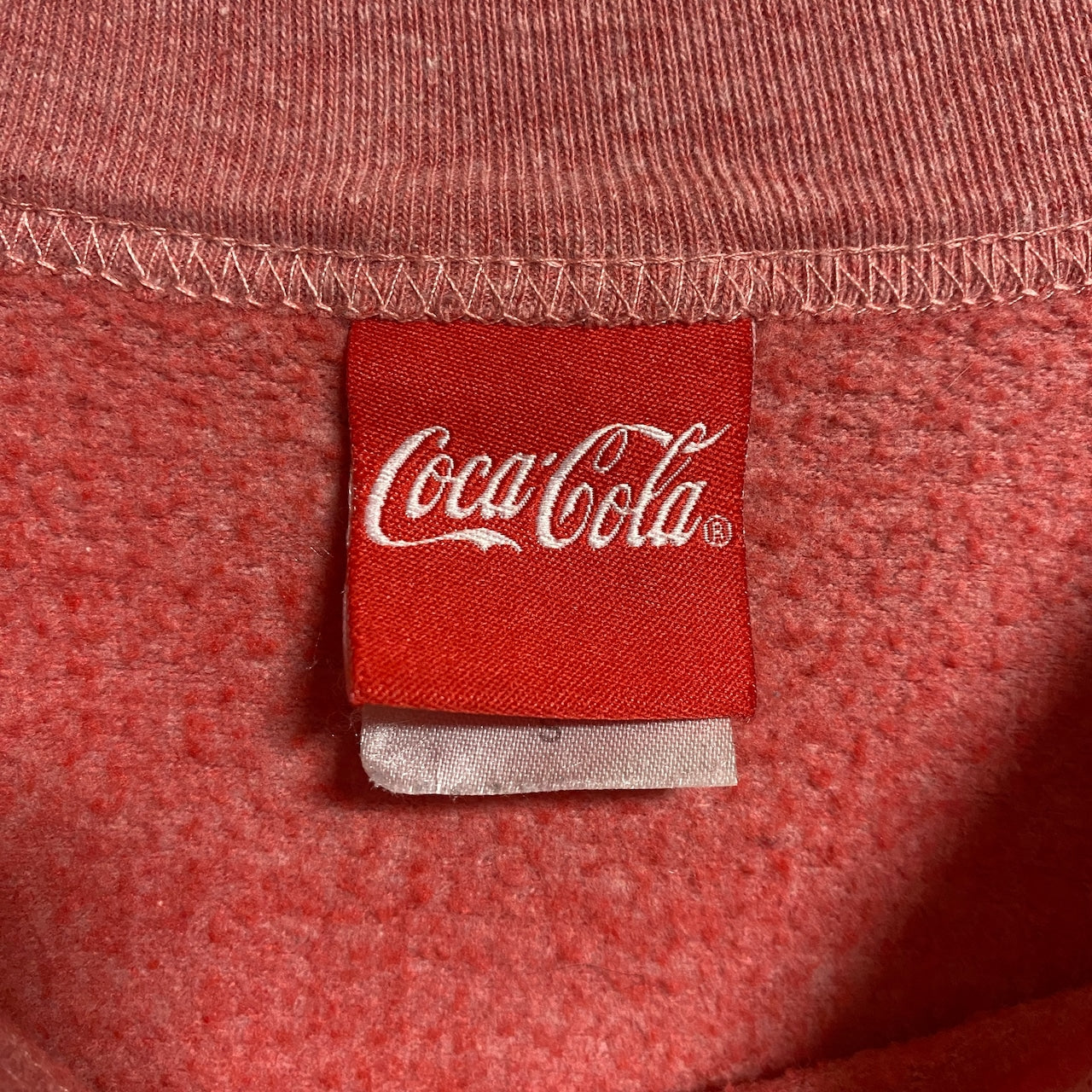 古着 used　CocaCola　コカコーラ　長袖公式プリントスウェット　トレーナー　クルーネック　ピンク　秋冬服　Sサイズ