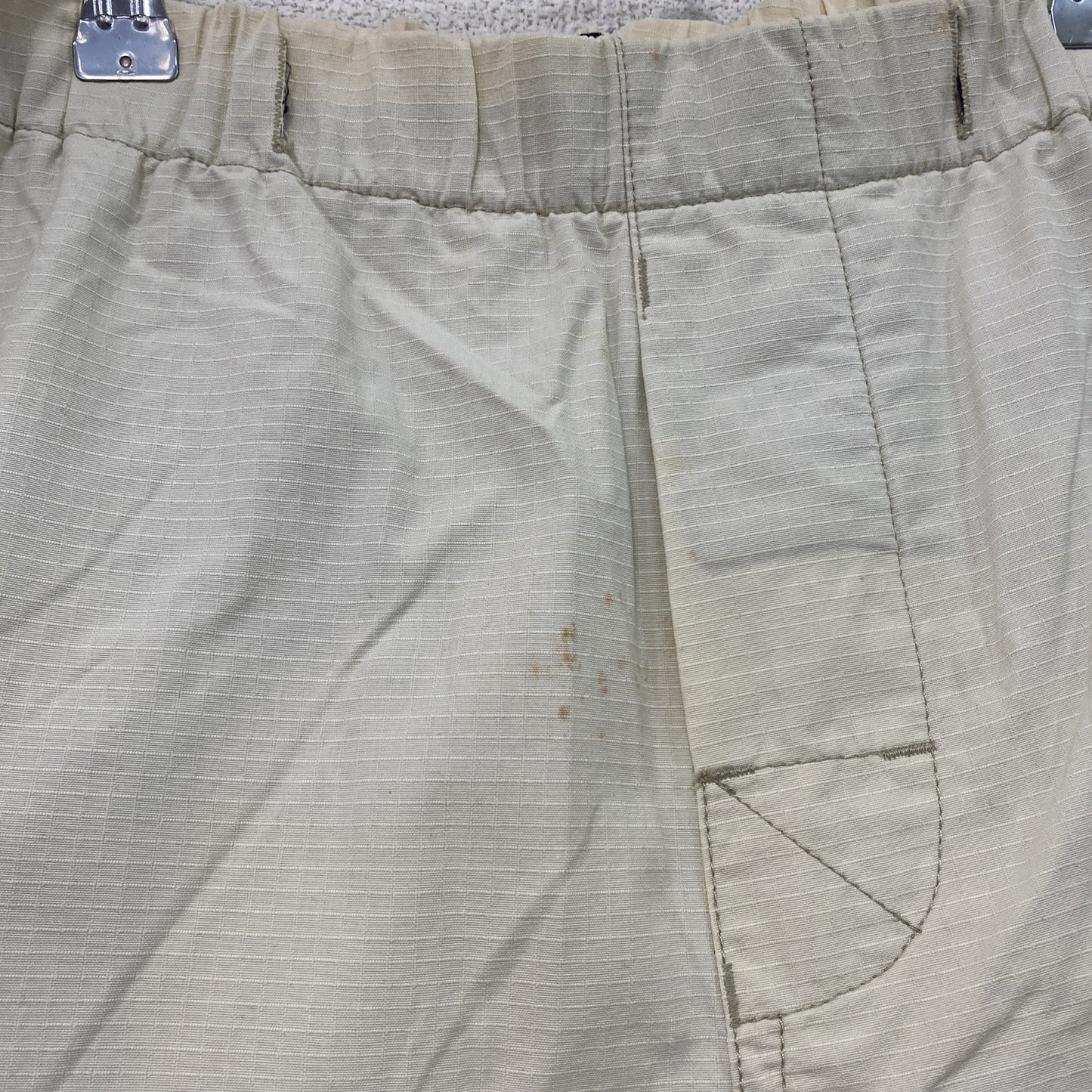 STUSSY　ステューシー　ハーフパンツ　アイボリー