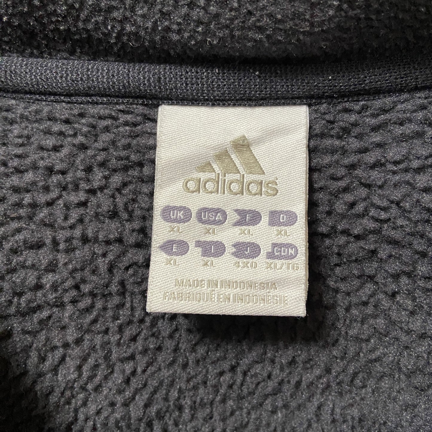 古着 used　adidas アディダス　長袖フリースパーカー　プルオーバー　ライン　ブラック　ワンポイントロゴ刺繍　XLサイズ