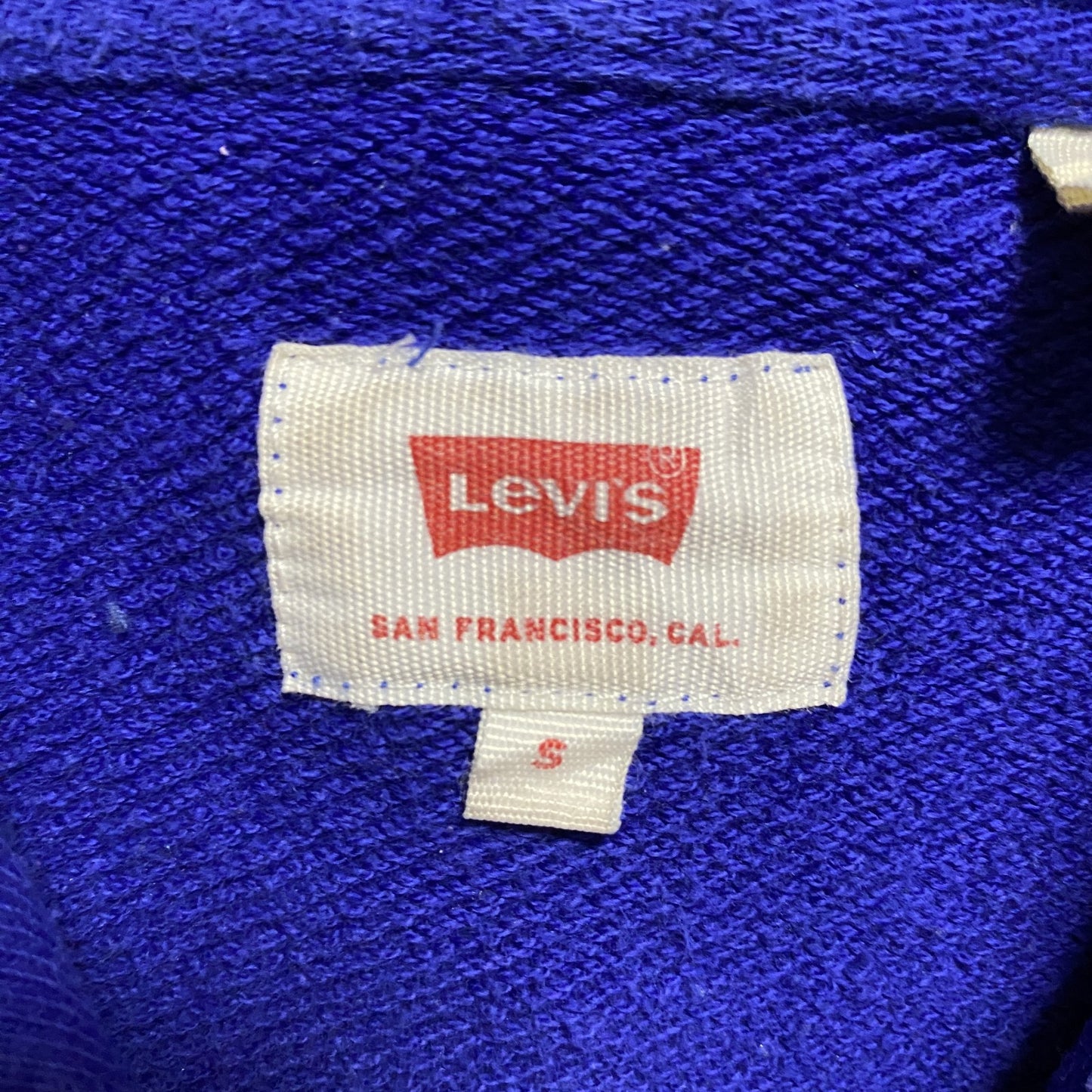 古着 used　LEVIS　リーバイス　長袖フロントプリントパーカー　スウェットプルオーバー　青　ブルー　秋冬服　Sサイズ