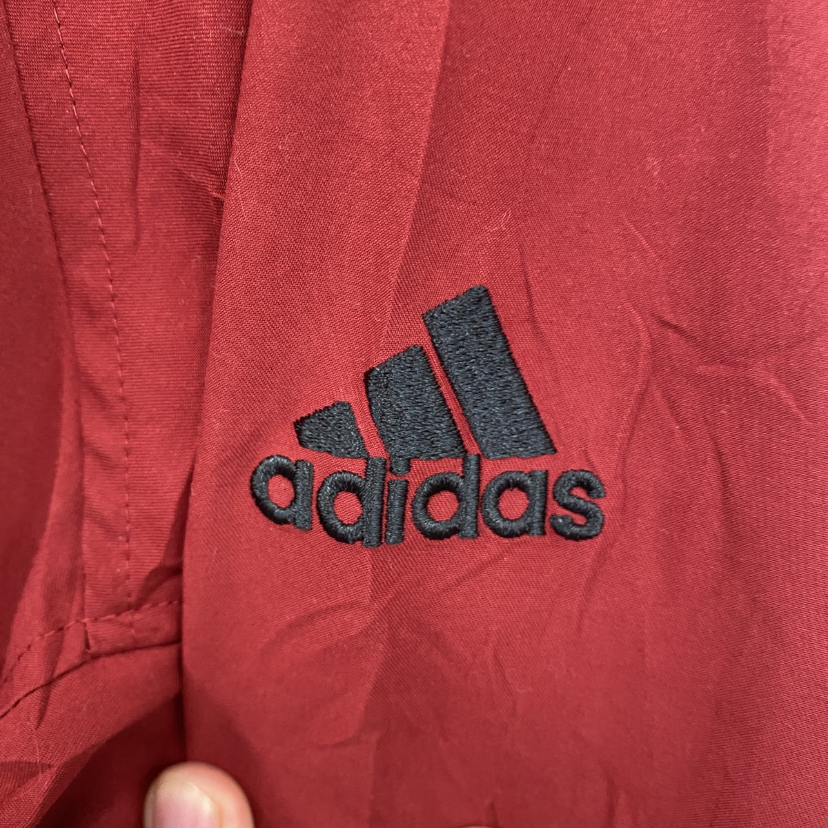 adidas　アディダス　ナイロンハーフジップジャケット　プルオーバー　刺繍ロゴ　赤　レッド　Mサイズ　古着